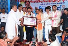 वर्षों पुरानी मांग पूरी, चंडालपुर बना ‘चंदनपुर’, राजपत्र लेकर गांव पहुंचे डिप्टी CM विजय शर्मा