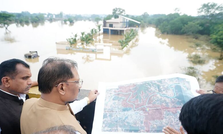 बस्तर में बाढ़ का जायजा लेने पहुंचे CM साय बस्तर में बाढ़ का जायजा लेने पहुंचे CM साय