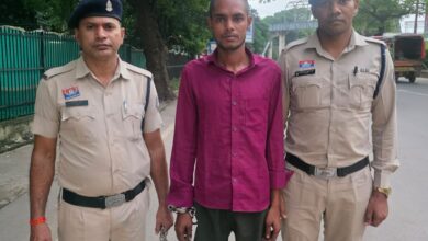 रायपुर महापौर के खिलाफ अश्लील टिप्पणी करने वाला आरोपी गिरफ्तार रायपुर महापौर के खिलाफ अश्लील टिप्पणी करने वाला आरोपी गिरफ्तार
