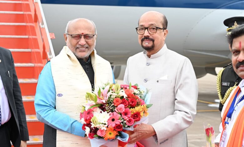 रायपुर : राज्यपाल श्री डेका ने उपराष्ट्रपति श्री राधाकृष्णन का किया आत्मीय स्वागत