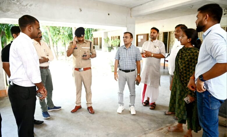 मुख्यमंत्री श्री विष्णु देव साय के निर्देश पर महानदी के तटीय क्षेत्रों में राहत-बचाव के लिए प्रशासन मुस्तैद