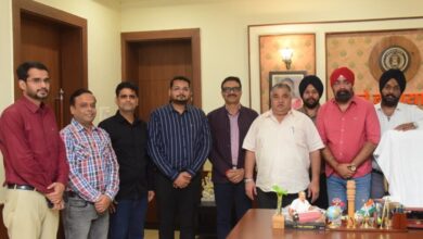 रायपुर : छत्तीसगढ़ ट्रेवल एंड टूरिज्म एसोसिएशन के प्रतिनिधिमंडल ने पर्यटन मंत्री श्री राजेश अग्रवाल से की सौजन्य भेंट रायपुर : छत्तीसगढ़ ट्रेवल एंड टूरिज्म एसोसिएशन के प्रतिनिधिमंडल ने पर्यटन मंत्री श्री राजेश अग्रवाल से की सौजन्य भेंट