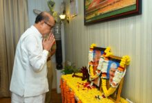 रायपुर : राज्यपाल श्री रमेन डेका ने महात्मा गांधी एवं लाल बहादुर शास्त्री को श्रद्धा सुमन अर्पित किए