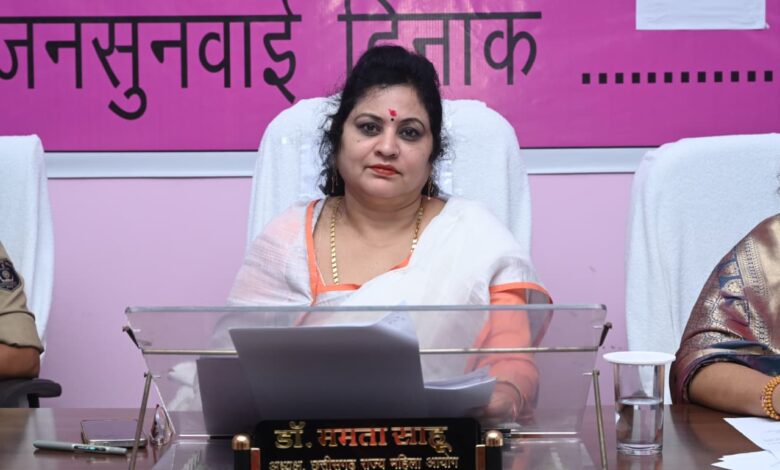 महिला आयोग की जनसुनवाई में 30 प्रकरणों पर हुई सुनवाई, 10 नस्तीबद्ध महिला आयोग की जनसुनवाई में 30 प्रकरणों पर हुई सुनवाई, 10 नस्तीबद्ध